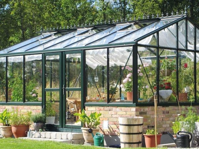 Helios Mur greenhouses
